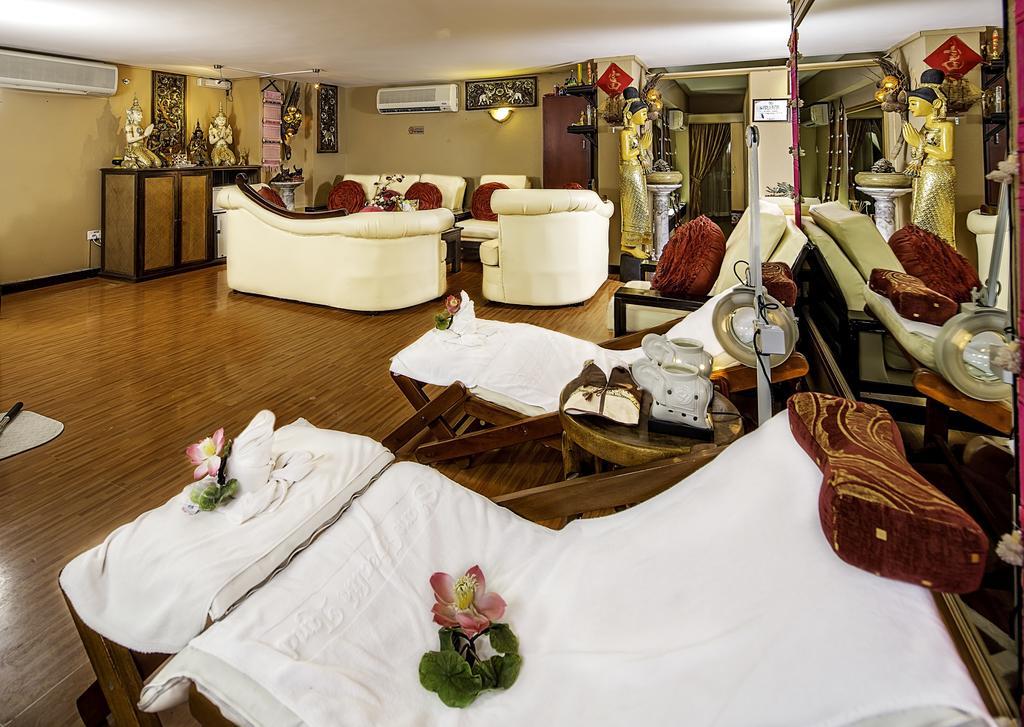 Taj Plaza Hotel Al-Manamah Bagian luar foto