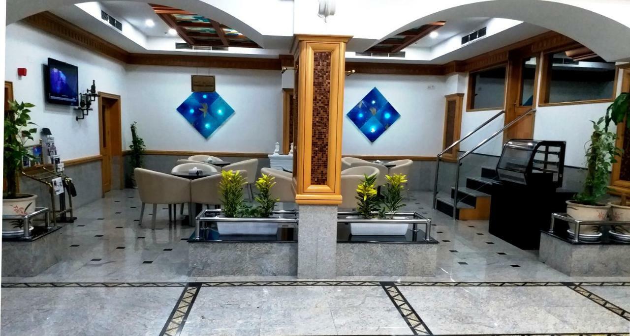 Taj Plaza Hotel Al-Manamah Bagian luar foto