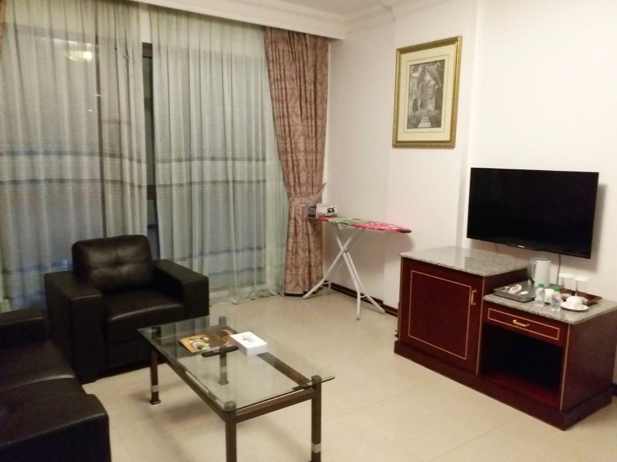 Taj Plaza Hotel Al-Manamah Bagian luar foto