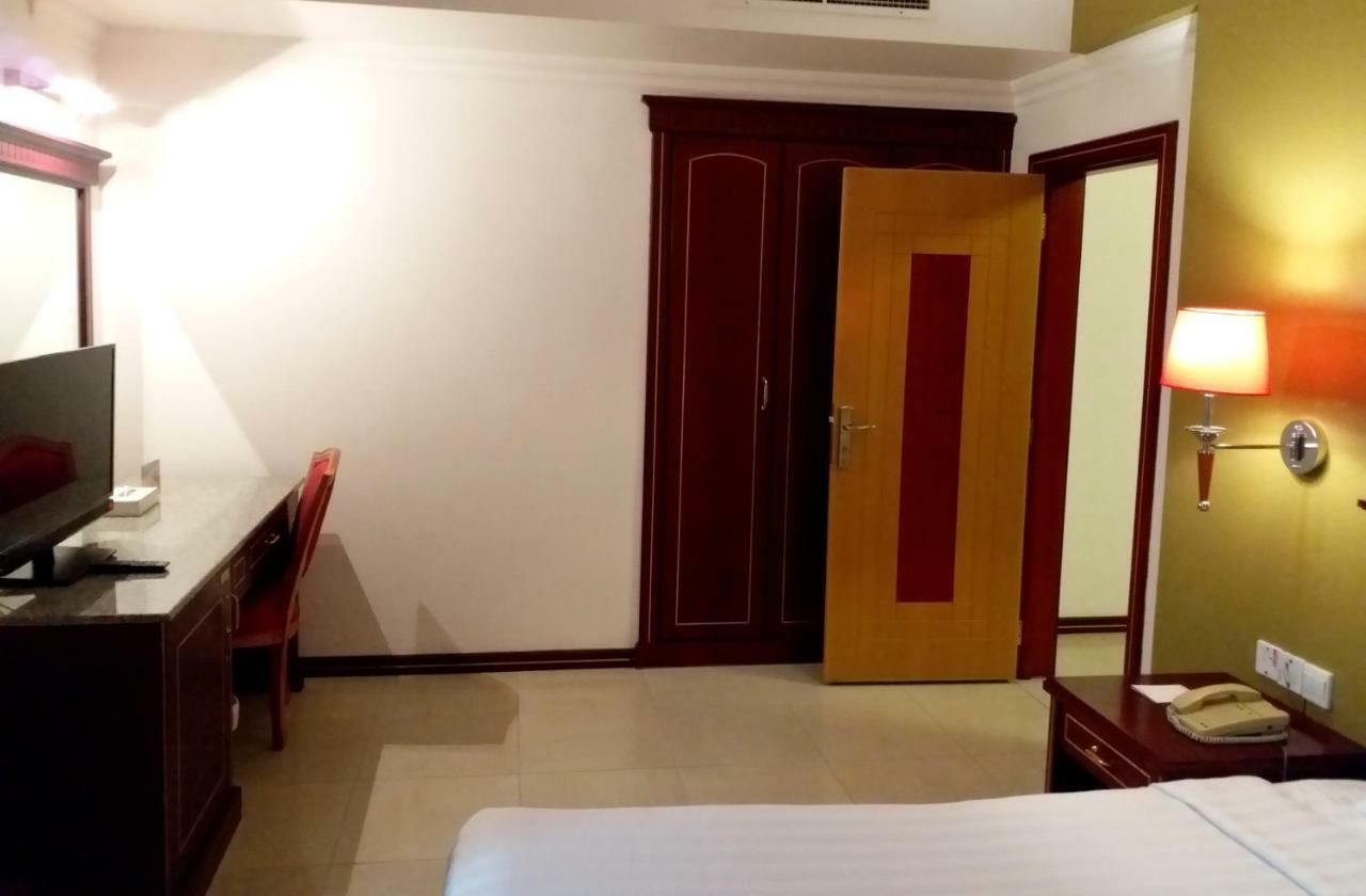 Taj Plaza Hotel Al-Manamah Bagian luar foto