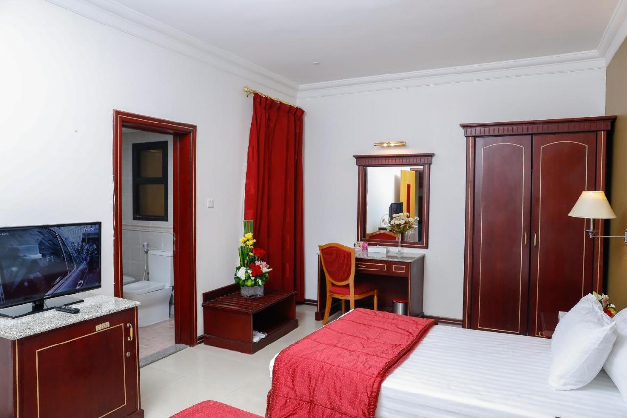 Taj Plaza Hotel Al-Manamah Bagian luar foto